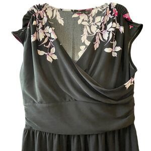 DARK FLORAL BLACK DRESS WITH GATHERED CAP SLEEVES